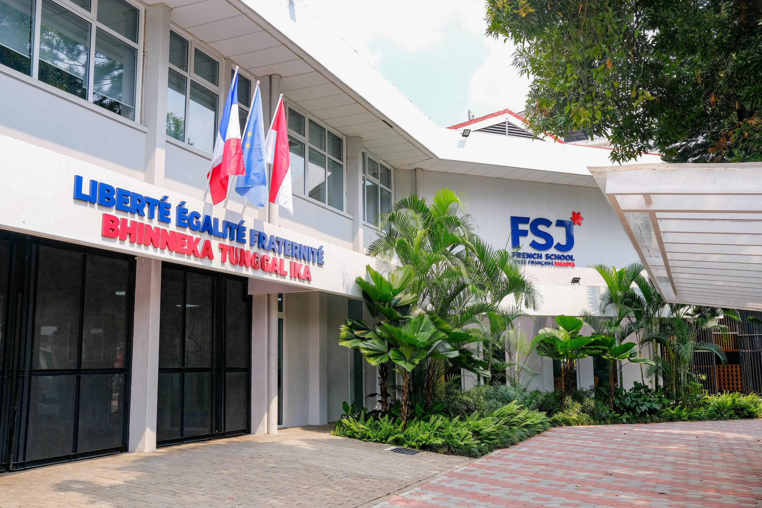 Study Case Refil Apar French School